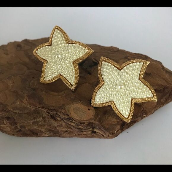 Star fish pierced earrings  - Picture 1 of 4